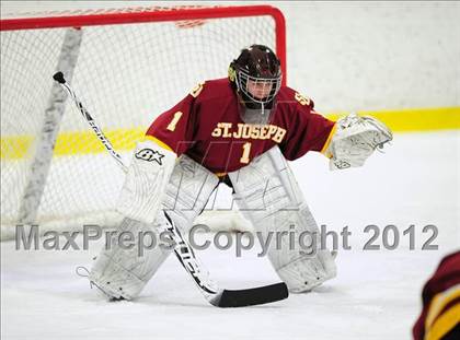 Thumbnail 3 in St. Joseph vs. Ridgefield (FCIAC Tier 1 Semifinal) photogallery.