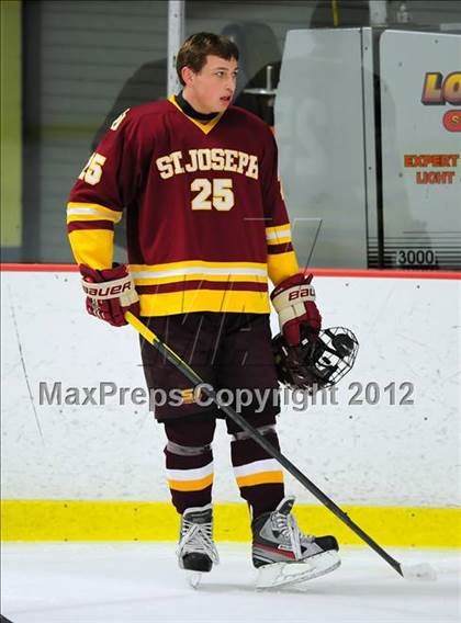 Thumbnail 3 in St. Joseph vs. Ridgefield (FCIAC Tier 1 Semifinal) photogallery.
