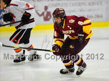 Thumbnail 3 in St. Joseph vs. Ridgefield (FCIAC Tier 1 Semifinal) photogallery.
