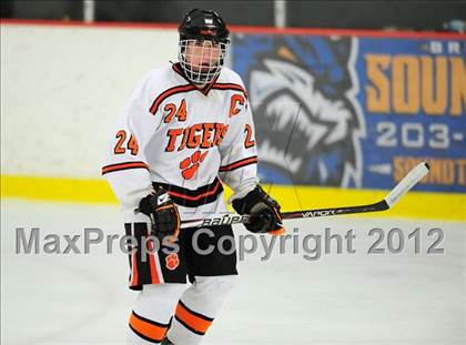 Thumbnail 2 in St. Joseph vs. Ridgefield (FCIAC Tier 1 Semifinal) photogallery.