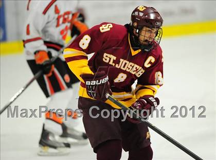 Thumbnail 2 in St. Joseph vs. Ridgefield (FCIAC Tier 1 Semifinal) photogallery.