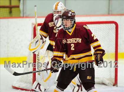 Thumbnail 1 in St. Joseph vs. Ridgefield (FCIAC Tier 1 Semifinal) photogallery.