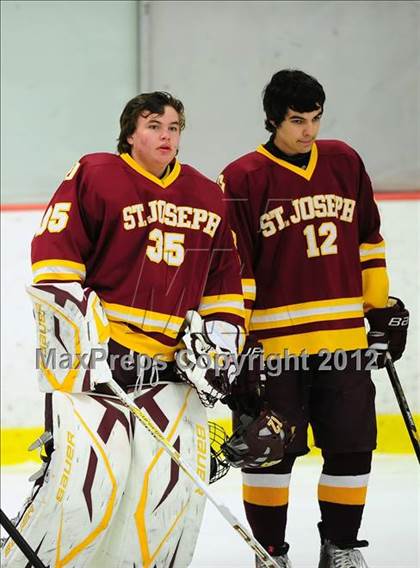 Thumbnail 3 in St. Joseph vs. Ridgefield (FCIAC Tier 1 Semifinal) photogallery.