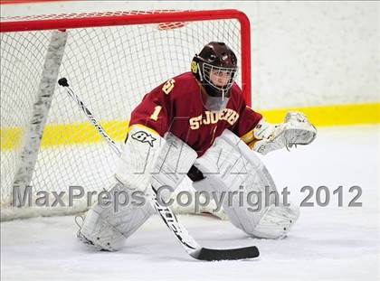 Thumbnail 1 in St. Joseph vs. Ridgefield (FCIAC Tier 1 Semifinal) photogallery.