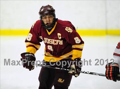 Thumbnail 2 in St. Joseph vs. Ridgefield (FCIAC Tier 1 Semifinal) photogallery.