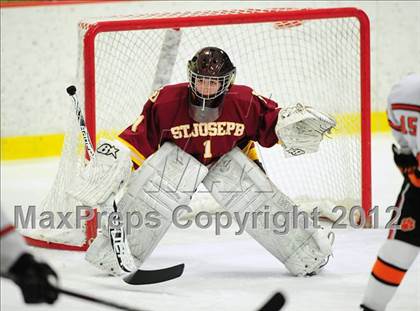 Thumbnail 1 in St. Joseph vs. Ridgefield (FCIAC Tier 1 Semifinal) photogallery.