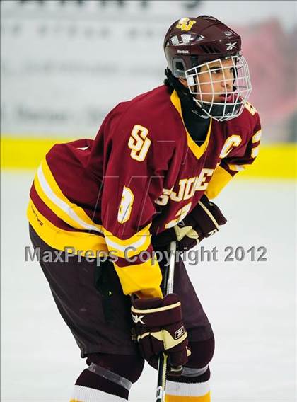 Thumbnail 2 in St. Joseph vs. Ridgefield (FCIAC Tier 1 Semifinal) photogallery.