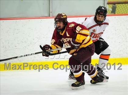 Thumbnail 2 in St. Joseph vs. Ridgefield (FCIAC Tier 1 Semifinal) photogallery.