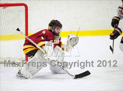 Thumbnail 1 in St. Joseph vs. Ridgefield (FCIAC Tier 1 Semifinal) photogallery.