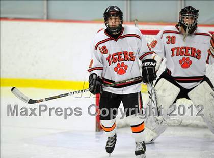 Thumbnail 1 in St. Joseph vs. Ridgefield (FCIAC Tier 1 Semifinal) photogallery.