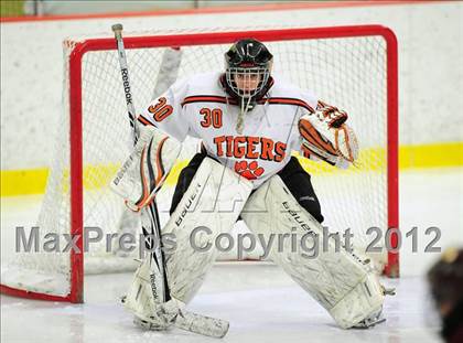 Thumbnail 2 in St. Joseph vs. Ridgefield (FCIAC Tier 1 Semifinal) photogallery.