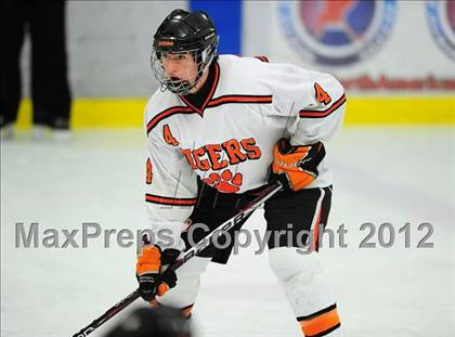 Thumbnail 1 in St. Joseph vs. Ridgefield (FCIAC Tier 1 Semifinal) photogallery.