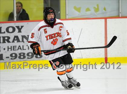Thumbnail 2 in St. Joseph vs. Ridgefield (FCIAC Tier 1 Semifinal) photogallery.