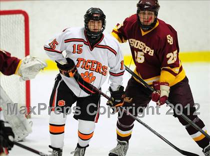 Thumbnail 1 in St. Joseph vs. Ridgefield (FCIAC Tier 1 Semifinal) photogallery.