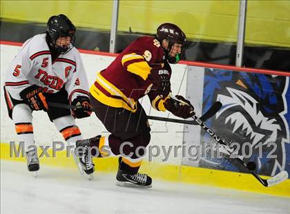 Thumbnail 1 in St. Joseph vs. Ridgefield (FCIAC Tier 1 Semifinal) photogallery.