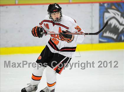 Thumbnail 1 in St. Joseph vs. Ridgefield (FCIAC Tier 1 Semifinal) photogallery.