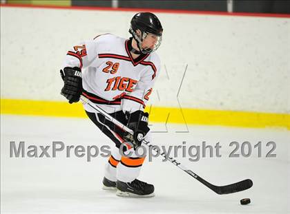 Thumbnail 1 in St. Joseph vs. Ridgefield (FCIAC Tier 1 Semifinal) photogallery.