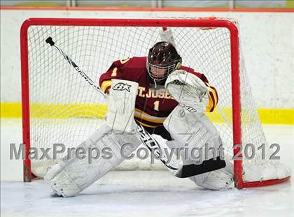Thumbnail 2 in St. Joseph vs. Ridgefield (FCIAC Tier 1 Semifinal) photogallery.