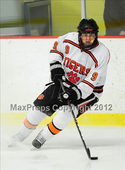 Thumbnail 3 in St. Joseph vs. Ridgefield (FCIAC Tier 1 Semifinal) photogallery.