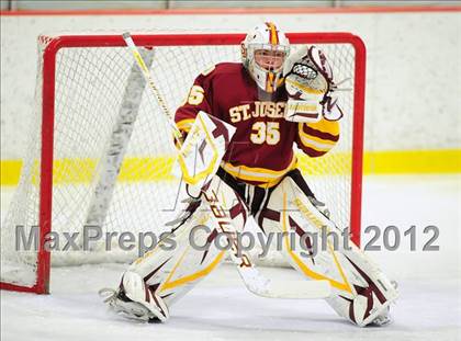 Thumbnail 3 in St. Joseph vs. Ridgefield (FCIAC Tier 1 Semifinal) photogallery.
