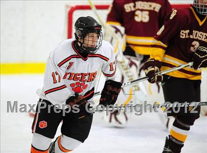 Thumbnail 1 in St. Joseph vs. Ridgefield (FCIAC Tier 1 Semifinal) photogallery.