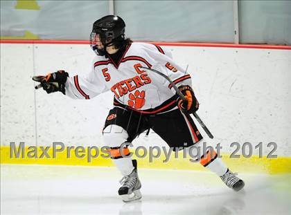 Thumbnail 2 in St. Joseph vs. Ridgefield (FCIAC Tier 1 Semifinal) photogallery.