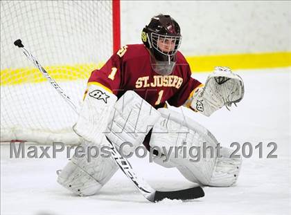 Thumbnail 1 in St. Joseph vs. Ridgefield (FCIAC Tier 1 Semifinal) photogallery.