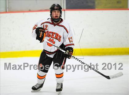 Thumbnail 2 in St. Joseph vs. Ridgefield (FCIAC Tier 1 Semifinal) photogallery.