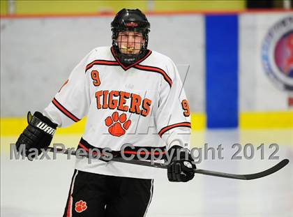 Thumbnail 2 in St. Joseph vs. Ridgefield (FCIAC Tier 1 Semifinal) photogallery.