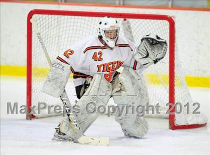 Thumbnail 1 in St. Joseph vs. Ridgefield (FCIAC Tier 1 Semifinal) photogallery.