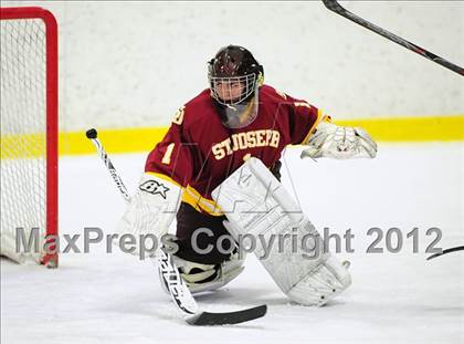 Thumbnail 2 in St. Joseph vs. Ridgefield (FCIAC Tier 1 Semifinal) photogallery.