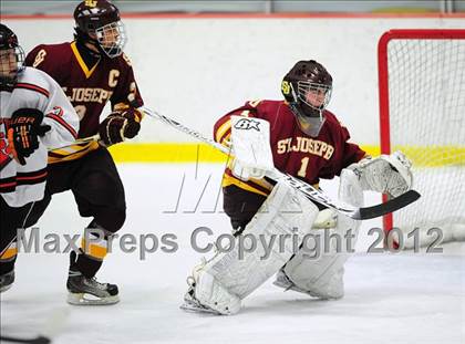 Thumbnail 1 in St. Joseph vs. Ridgefield (FCIAC Tier 1 Semifinal) photogallery.