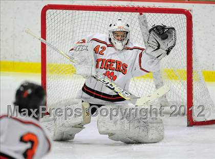 Thumbnail 1 in St. Joseph vs. Ridgefield (FCIAC Tier 1 Semifinal) photogallery.