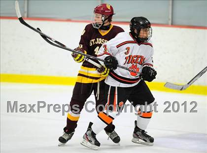 Thumbnail 1 in St. Joseph vs. Ridgefield (FCIAC Tier 1 Semifinal) photogallery.