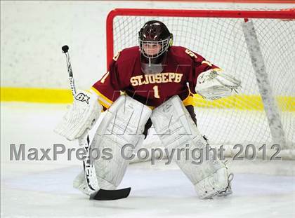 Thumbnail 1 in St. Joseph vs. Ridgefield (FCIAC Tier 1 Semifinal) photogallery.