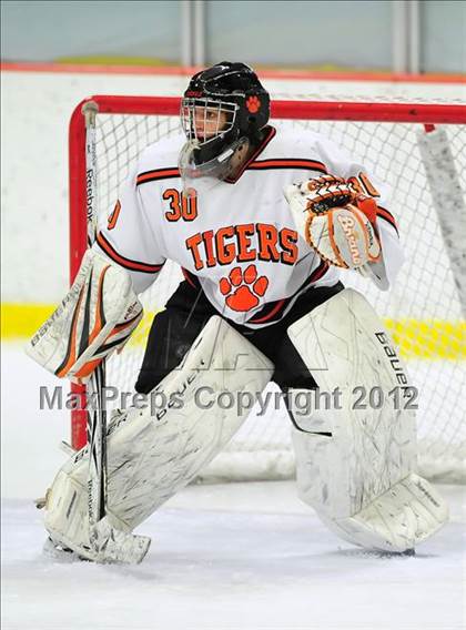 Thumbnail 1 in St. Joseph vs. Ridgefield (FCIAC Tier 1 Semifinal) photogallery.
