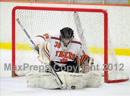 Thumbnail 1 in St. Joseph vs. Ridgefield (FCIAC Tier 1 Semifinal) photogallery.