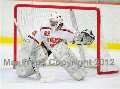 Thumbnail 2 in St. Joseph vs. Ridgefield (FCIAC Tier 1 Semifinal) photogallery.