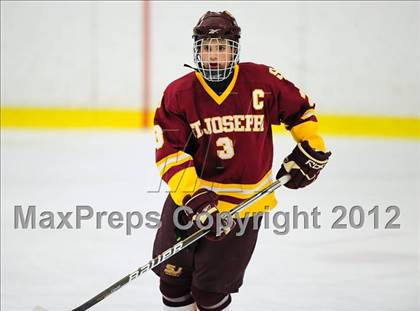 Thumbnail 2 in St. Joseph vs. Ridgefield (FCIAC Tier 1 Semifinal) photogallery.