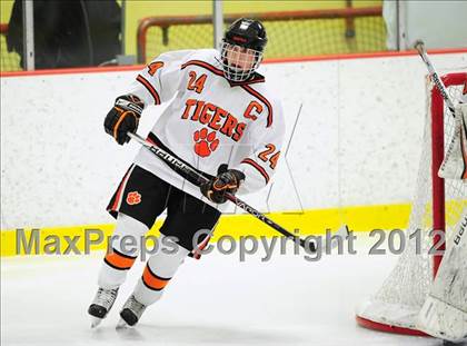 Thumbnail 3 in St. Joseph vs. Ridgefield (FCIAC Tier 1 Semifinal) photogallery.