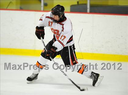 Thumbnail 3 in St. Joseph vs. Ridgefield (FCIAC Tier 1 Semifinal) photogallery.