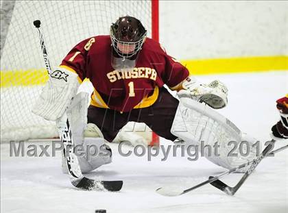 Thumbnail 3 in St. Joseph vs. Ridgefield (FCIAC Tier 1 Semifinal) photogallery.