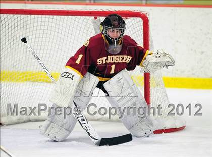 Thumbnail 1 in St. Joseph vs. Ridgefield (FCIAC Tier 1 Semifinal) photogallery.