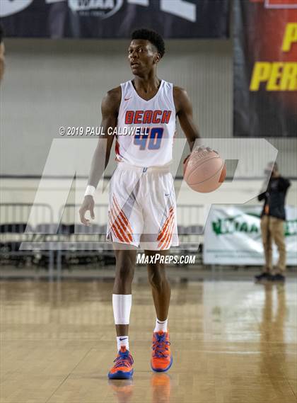 Thumbnail 3 in Rainier Beach vs. Eastside Catholic (WIAA 3A 3rd/5th Place) photogallery.