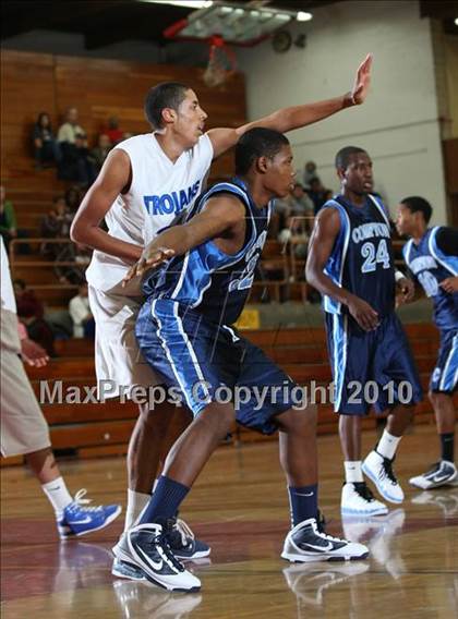 Thumbnail 3 in Lutheran vs. Compton (MaxPreps Holiday Classic) photogallery.