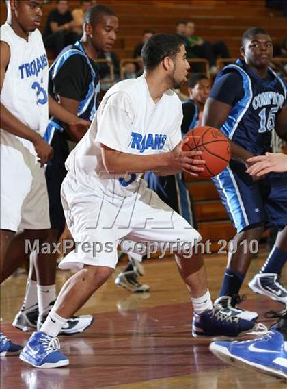 Thumbnail 1 in Lutheran vs. Compton (MaxPreps Holiday Classic) photogallery.