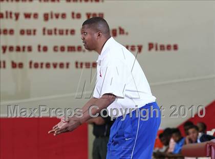 Thumbnail 1 in Lutheran vs. Compton (MaxPreps Holiday Classic) photogallery.