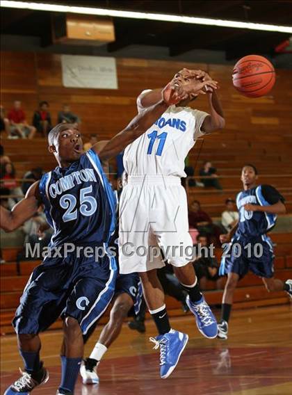 Thumbnail 1 in Lutheran vs. Compton (MaxPreps Holiday Classic) photogallery.