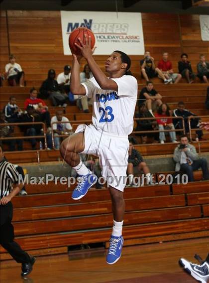 Thumbnail 2 in Lutheran vs. Compton (MaxPreps Holiday Classic) photogallery.