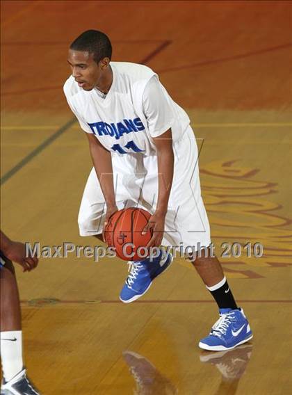 Thumbnail 1 in Lutheran vs. Compton (MaxPreps Holiday Classic) photogallery.